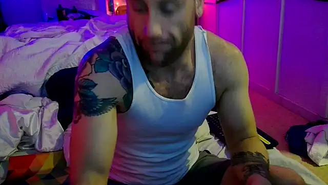 Luv2SuckBWC92 online show from September 30, 2025, 12:59 am