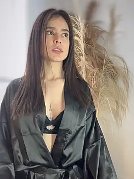 Sofi Leal online show from November 3, 2025, 11:33 am