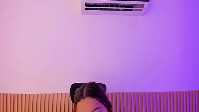 Snapshot of OliviaSweett chatting on September 14, 2025, 6:40 pm OliviaSweett online show from September 14, 2025, 6:40 pm