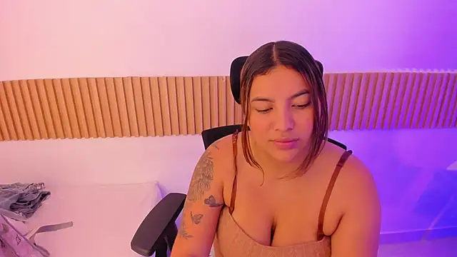 Snapshot of OliviaSweett chatting on October 11, 2025, 7:12 pm OliviaSweett online show from October 11, 2025, 7:12 pm