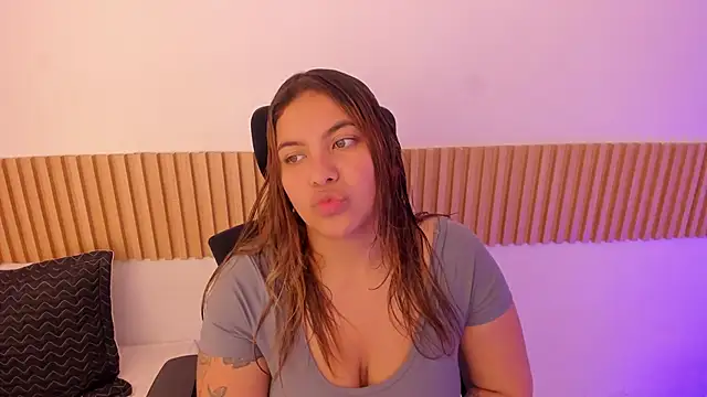 Snapshot of OliviaSweett chatting on October 30, 2025, 6:52 pm OliviaSweett online show from October 30, 2025, 6:52 pm