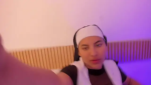 Snapshot of OliviaSweett chatting on October 31, 2025, 6:31 pm OliviaSweett online show from October 31, 2025, 6:31 pm