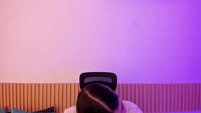 Snapshot of OliviaSweett chatting on November 2, 2025, 6:10 pm OliviaSweett online show from November 2, 2025, 6:10 pm