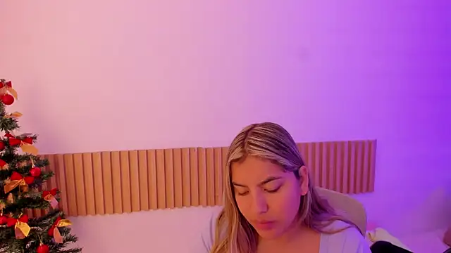 Snapshot of OliviaSweett chatting on December 20, 2025, 4:47 pm OliviaSweett online show from December 20, 2025, 4:47 pm