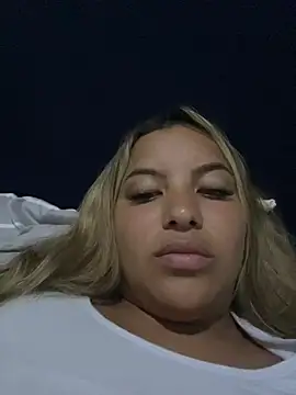 Snapshot of OliviaSweett chatting on March 16, 2026, 11:42 pm OliviaSweett online show from March 16, 2026, 11:42 pm