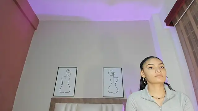 LunaAspen  online show from September 20, 2025, 5:47 pm