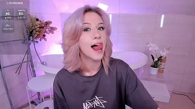 Necucub online show from September 20, 2025, 4:13 am