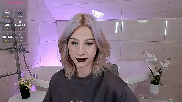 Necucub online show from September 26, 2025, 3:43 am