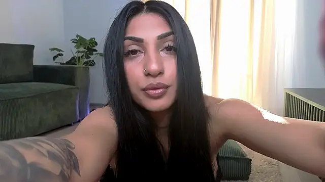 Snapshot of EmaHallee chatting on June 3, 2026, 4:04 am EmaHallee online show from June 3, 2026, 4:04 am