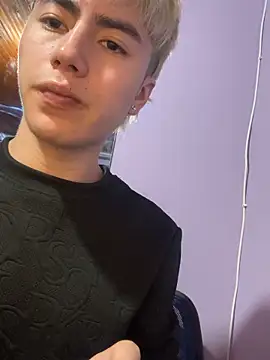 AlexanderCollman online show from December 4, 2025, 5:50 am