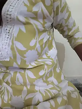 Alia-00 online show from December 5, 2025, 3:26 am