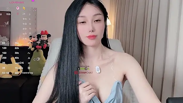 Xiatian520  online show from February 2, 2026, 7:23 pm