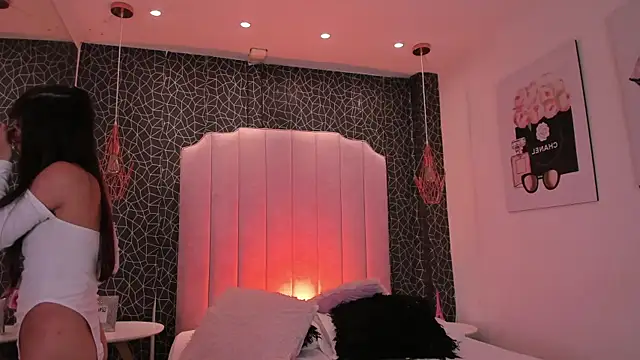 TifannyWolf  online show from September 9, 2025, 6:24 am