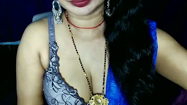 Snapshot of QUEEN_SAKHI- chatting on June 15, 2026, 6:10 pm QUEEN SAKHI- online show from June 15, 2026, 6:10 pm