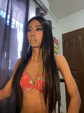 YourTiffanyX online show from July 6, 2026, 2:52 am