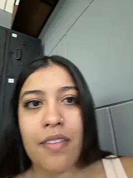 Camila Bustamante online show from October 25, 2025, 3:29 pm