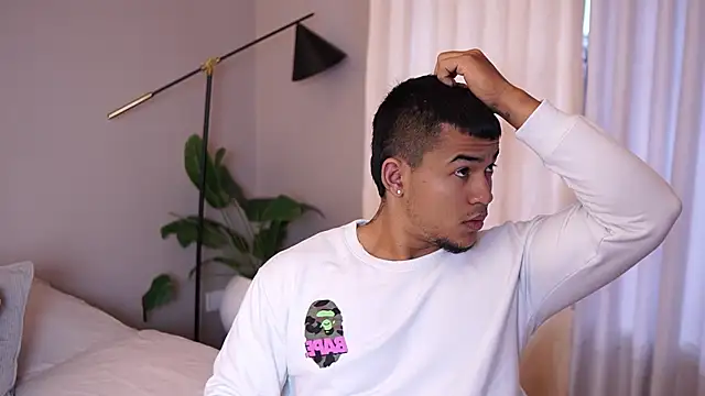 Thiago Valente online show from October 7, 2025, 1:08 pm