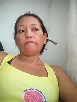 marinita13 online show from September 12, 2025, 3:23 pm