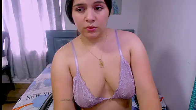 sarah aguilar online show from September 17, 2025, 8:10 pm