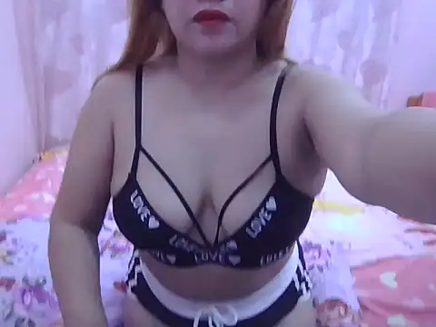 Snapshot of WildPussy4uxx chatting on June 24, 2026, 6:07 pm WildPussy4uxx online show from June 24, 2026, 6:07 pm
