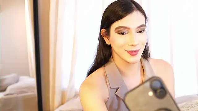 Snapshot of Ariaa_Isabell chatting on July 27, 2026, 6:37 pm Ariaa Isabell online show from July 27, 2026, 6:37 pm