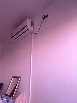 Max Rain online show from October 12, 2025, 8:08 pm