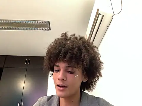 Max Rain online show from April 21, 2026, 12:11 pm