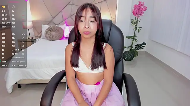 July Adams online show from October 5, 2025, 4:11 am