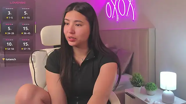 Megan Williamms online show from September 14, 2025, 8:35 am