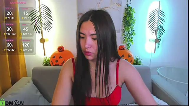 Megan Williamms online show from October 31, 2025, 2:01 am