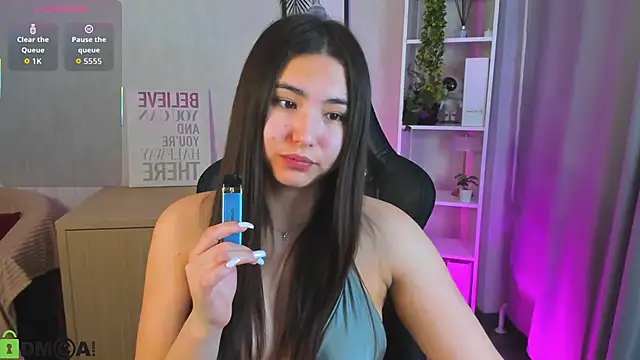 Megan Williamms online show from November 27, 2025, 9:33 am