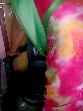 Jessi 25 online show from October 17, 2025, 5:26 pm