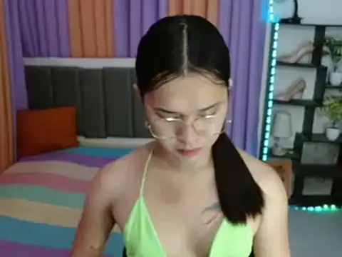 SeductiveAppleTS online show from November 20, 2025, 5:45 pm