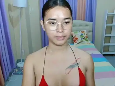 SeductiveAppleTS online show from June 17, 2026, 9:12 am