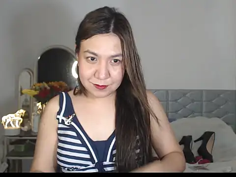 stellahugeX online show from November 7, 2025, 4:12 am