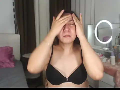 stellahugeX online show from February 21, 2026, 8:10 pm