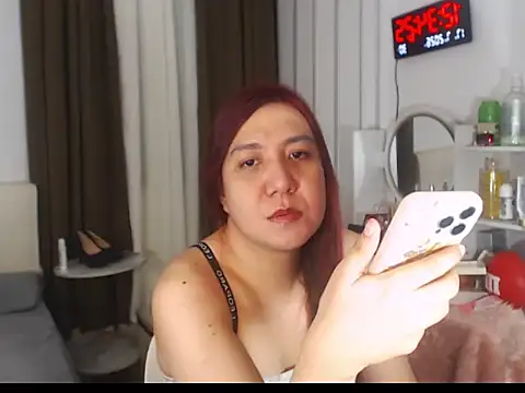 stellahugeX online show from July 16, 2026, 4:35 pm