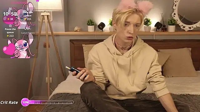 fiachand online show from September 14, 2025, 7:57 pm