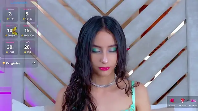 Sarah-Grace online show from November 14, 2025, 2:54 am