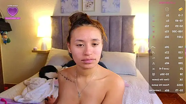 juliana-mancini online show from December 17, 2025, 5:08 pm