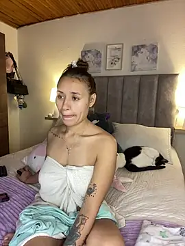 juliana-mancini online show from December 20, 2025, 5:09 pm