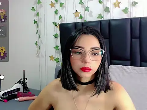 sara arias00 online show from September 17, 2025, 1:13 pm