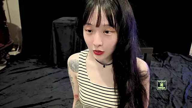 Snapshot of Etherealcat33 chatting on May 14, 2026, 1:18 pm Etherealcat33 online show from May 14, 2026, 1:18 pm