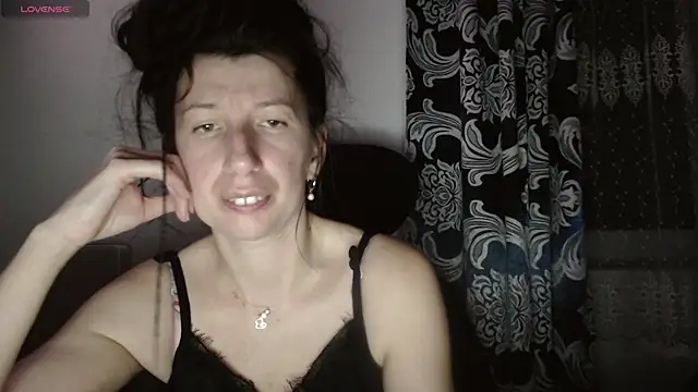 RosieHayes online show from November 26, 2025, 9:16 pm