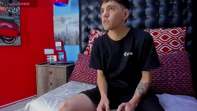 Matteo12  online show from September 9, 2025, 4:39 pm