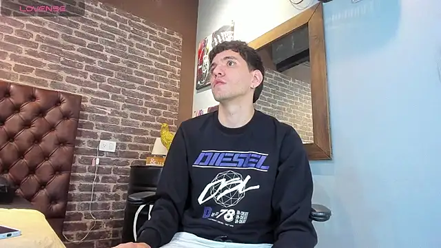 Matteo12  online show from October 23, 2025, 3:06 am