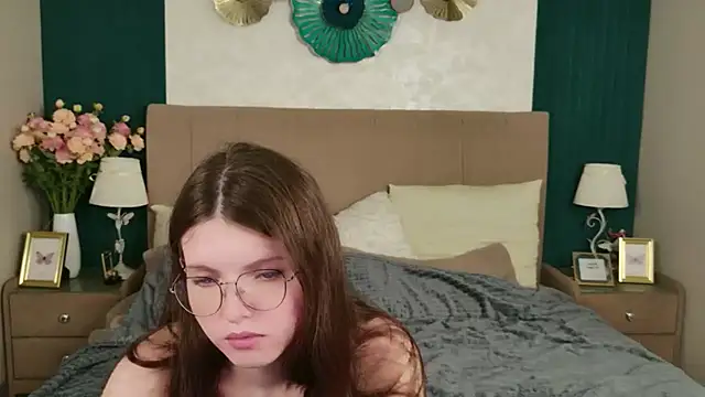 Gaby Essen online show from November 24, 2025, 8:30 pm