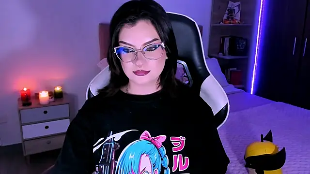 OphelianaRose33 online show from October 24, 2025, 11:23 pm