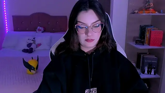 OphelianaRose33 online show from December 20, 2025, 10:39 pm