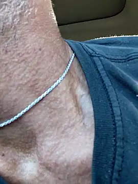 Hungwell1515 online show from October 8, 2025, 12:47 pm